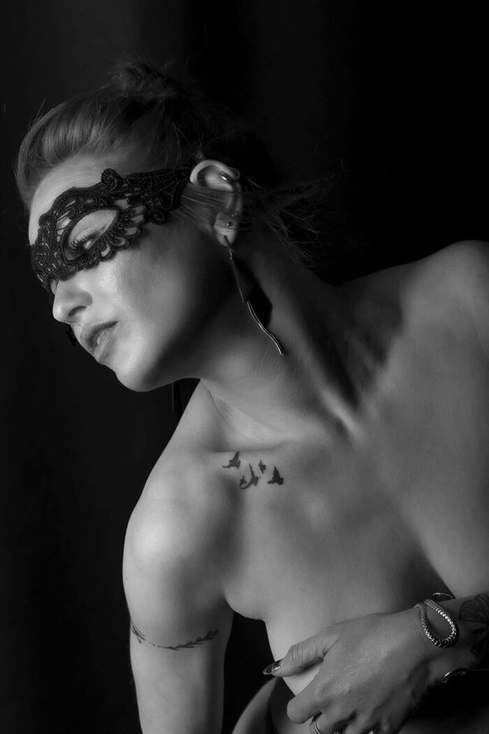 ☺☺Portrait studio artistique femme avec masque