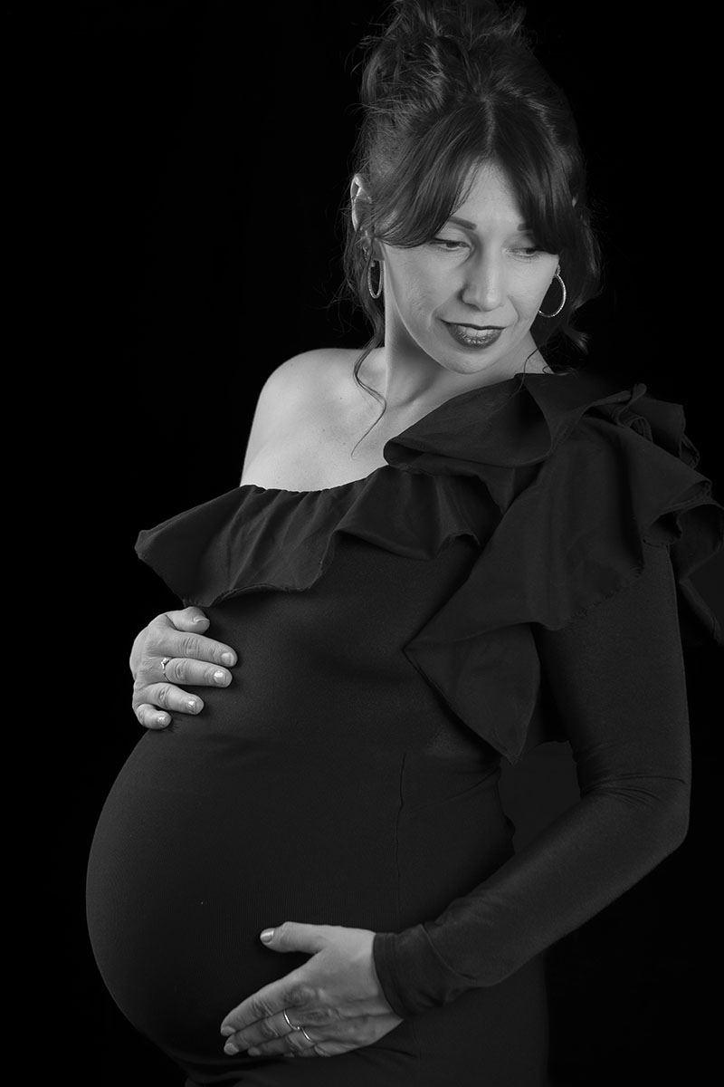ANGELIQUE Portrait grossesse en studio (noir & blanc) | M.Studiophoto13